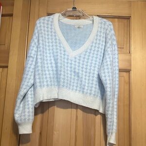 La Hearts Light Blue and White V-Neck Sweater